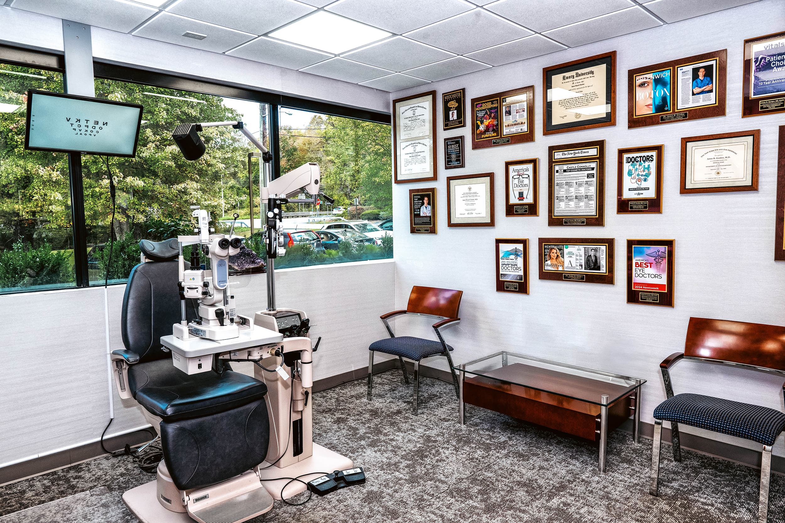 Gordon Eye and Face office interior 3
